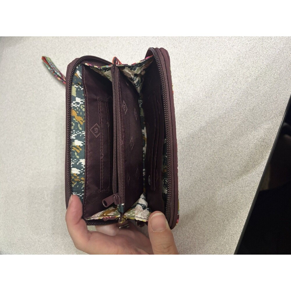 Vera Bradley RFID Grab & Go Wristlet Wallet Heirloom Paisley Green Maroon - Picture 3 of 4